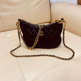 Shop Factory Wholesale Coarse Chain Hobo Lingge Underarm Bag Womens Fashion One Shoulder Crossbody Crescent High End Feeling French Stick