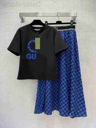 Two Piece Dress designer Skirts Two-piece Set Plus Size Womens Clothing Short Sleeve Black Tshirt Old Flower Print Large Hem Blue Long Skirt Women Clothes Sets