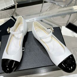 Womens Designer Dress ShoesLow Flat Heels Sandals Patent Leather Glitter Splicing Boat Shoes Buckle Ankle Ballet Shoes