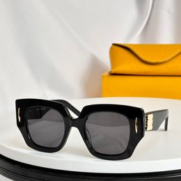Chunky Square Sunglasses Black/Dark Grey Lenses 40128 Women Summer Shades Sunnies Lunettes de Soleil Glasses Occhiali da sole UV400 Eyewear