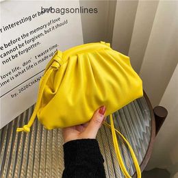 Luxury Bottegs Venets Jodie Bag Pouch Andiamo Candy Colored Mini Pleated Bag Personalized and Versatile Korean Version Cloud Womens with Original 1:1 Logo