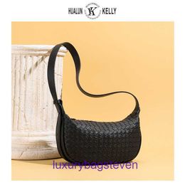 Factory Outlet Wholesale Bottgss Ventss Tote bags for sale 2023 Summer New Handmade Woven Bag Womens Fashion Casual Handheld Shoulder Undera With Real Logo