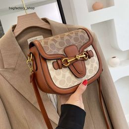 Limited Factory Clearance Is Hot Seller of New Designer Handbags Womens Bag New Trendy and Fashionable Edition Western Style Saddle Wide Shoulder Strap Single