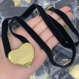 Pendant Necklaces Fashion Necklace Gold Color Smooth Simple Love Heart Triangle Velvet Belt Necklet Women Party Jewelry Gift