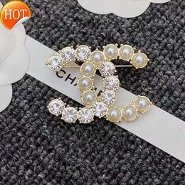 DF Fragrant wind pearl brooch high-end temperament ins suit coat accessories fashionable and luxurious corsage sweater pin DIY high