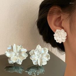 Chains 2024 Fashion White Acrylic Flower Stud Earrings For Women Design Temperament Girls Trendy Jewellery