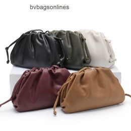 Botteg Venet High end bags for Pouch Bag New Fashion Leather Cloud Bag Hand Cowhide Womens Dumpling Shoulder Messenger Original 1:1 with real logo and box