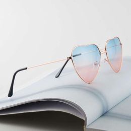 2023 New Metal Love Peach Ocean Sheet Women's Heart Shaped Fashion Sunglasses