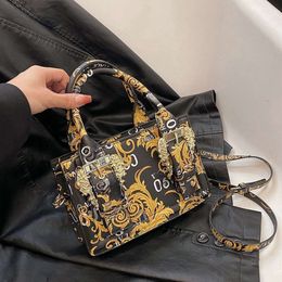 Trendy Women's handbag New Fashionable Printed One Shoulder Oblique Cross Western Style Texture Small Square Bag Atmosphere Versatile Handbag