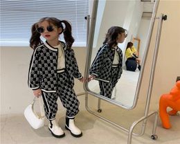 Girls Suit Clothing Sets Coat Pants 2PcsSets 2021 Sweet Spring Autumn Toddler Kids Teenagers Cotton Tracksuit Sport Suits Childr8930549