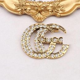 Brand Designer G Double Letter Brooches Women Men Couples Luxury Rhinestone Diamond Crystal Pearl Brooch Suit Pin Metal Fashion Jewellery Accessories