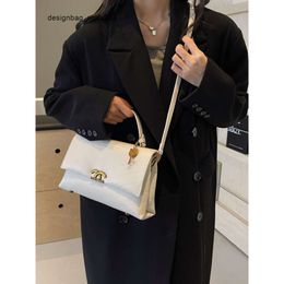 Stylish Handbags From Top Designers Are Popular This Year. New Korean Version Fashionable Embroidered Thread Single Shoulder Small Square Bag Casual and Versatile