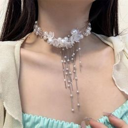 Pendant Necklaces Graceful Floral Necklace Imitation Pearl Beaded Choker Stylish Accessory