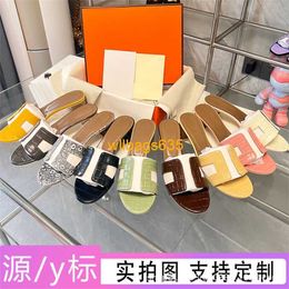 Oran Sandals Summer Leather Slippers Slippers 24 New Water Diamond Womens Summer Outwear Fashion Size One Word Versatile Thick Heel Slippers have logo HBR6T4