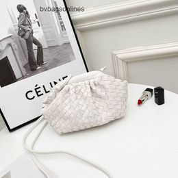 Counter Quality Bottegs Venets Jodie Bags Designer Woven Cloud Womens Mesh Red Pleated Small 2024 New Bags Fashion Shoulder Crossbody Clip with Original 1:1 Logo