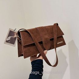 Design Bags Are Sold Cheaply Fashionable Small Bag for Autumn 2024 New Niche Dign Womens Shoulder Diagonal Cross and Simple Texture