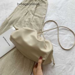 Counter Quality Bottegs Venets Jodie Bags Designer 2024 New Solid Colour Cloud Folded Dumpling Single Shoulder Crossbody Handheld Womens with Original 1:1 Logo