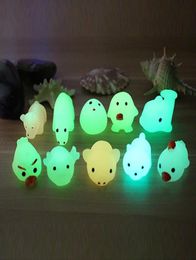 Luminous Squeeze Toy Cute Pet Seal Animal Pinching Pressure Reliever Stress Gifts Kawaii Style Color Random DLH3158069356