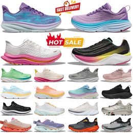 2024 Clifton 9 Bondi 8 Kawana Running Shoes para homens Designers tênis rosa Triplo preto Branco masculino Treinadores esportivos ao ar livre