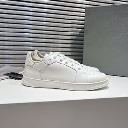 Mens leather fashionable casual shoes are comfortable in the East Outdoor Mens Shoes 2024 New Luxury Designer Little White Shoes Skateboarding Shoes Sizes 39-47+box