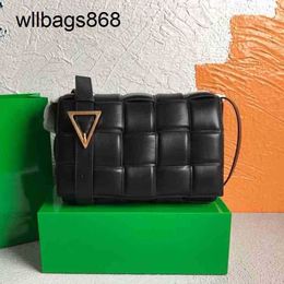 Bottegvenetas Cassette Designer Handbags Large Bag Real Sheep Pickup Woven Hand Pillow Messenger Womens Single Shoulder Genuine Leather