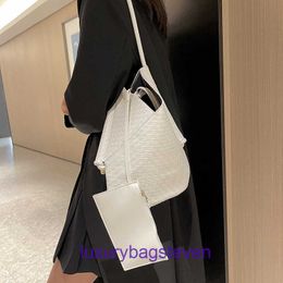 Designer Bottgss Ventss Solstice shoulder bags for sale Woven bag portable underarm tote womens 2023 new fashionable bucket commutingWith Real Logo