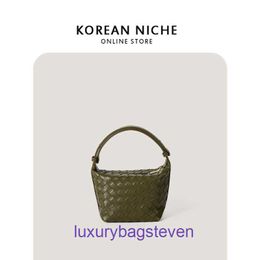 Factory Outlet Wholesale Bottgss Ventss Tote bags for sale Korean version of niche design fashionable and casual handheld womens bag new With Real Logo