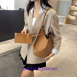 Designer Bottgss Ventss Solstice shoulder bags for sale niche bag underarm womens 2023 new trendy and highend feeling mother childWith Real Logo