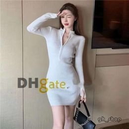 2024 Woman Clothing Casual Dresses Short Sleeve Summer Dress Womens Dress Slit Skirt Outwear Slim Style With Budge Designer Lady Sexy Dresses 6884