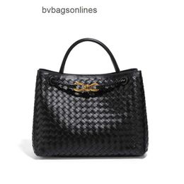 Botteg Venet High end bags for Jodie Bag Pouch Andiamo Large Capacity Bag Womens Handmade Woven Versatile Commuting Handbag Fashionable Casual Original 1:1 with logo