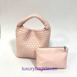 Luxury Bottgss Ventss Hop shoulder bags for women New Womens Bag South Korea Handwoven Mother Netred TemperamentWith Real Logo