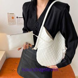 Designer Bottgss Ventss Solstice shoulder bags for sale Handwoven highend handbag womens new internet celebrity summer trend fashionWith Real Logo 8MSD