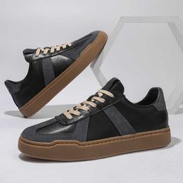 Non Brand Womens High Quality Fashion Leather Sport Sneakers Four Season Light Shoes at a Good Price Wholesale Sneaker Shoes