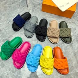 Woman man bread Sandal Designer slide Slippers Pool Pillow Flat Comfort Mule Waterfront 2024 Summer beach Embossed Strap Luxury shoes Brand loafer Flip Flop sliders