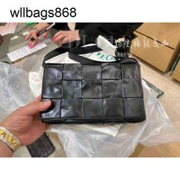 Bottegvenetas Cassette Designer Transit in Bag Woven Oil Wax Couple Waist Messenger Leather