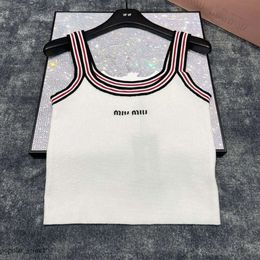 Mui Mui Designer Early Spring New American Style Letter Pattern Colour Blocking Design Sleeveless Spicy Girl Knitted Vest T Shirt Waistcoat 981