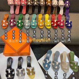 Oran Sandals Summer Leather Slippers High Version Thick Heels High Heels Sheep Print Palm Print Patent Leather Versatile Sandals One Foot Fli have logo HBJN0T