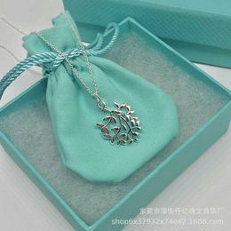 Designer Tiffay och Co S925 Olive Branch Pendant Necklace High Edition Leaf Fashion Simple Personality Collar Chain Chain