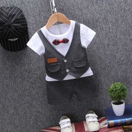 Set di abbigliamento Nuova estate Neonati maschi Vestiti Tute Bambini T-shirt casual Pantaloncini 2 pezzi / set Costume da bambino in cotone Abiti da neonato Tute da bambino