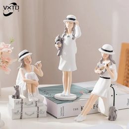 Creative Nordic Cute Girl Resin Ornaments Home Decor Crafts Statue Desk Figurines Decoration Bookcase Gifts for Couples 240307