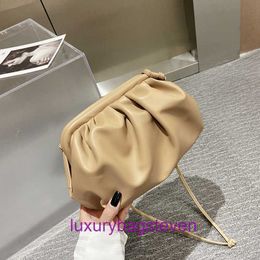 Wholesale Top Original Bottgss Ventss Pouch tote bags online shop Cloud bag female fold Korean version 2024 new womens single shoulder With Real Logo