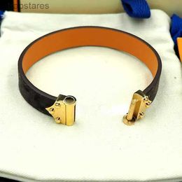 Designer Leather Bracelets for Man Women Simple Letter Flower Bracelet Woman Gold Plated Jewellery SFYM