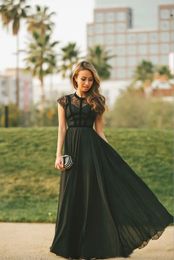 2024 Aftonklänningar Elegant Sheer spetsar Black capped ärmar A-line Chiffon Women Modest Prom Long Dresses Formal Party Dress