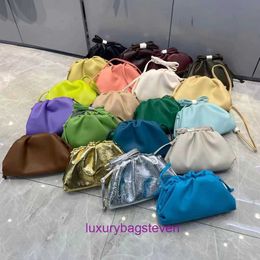 Luxury Designer Bottgss Ventss Pouch tote Bags online store 2024 summer new cloud bag net red same leather womens solid color trend One Shoulde With Real Logo