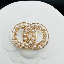 Luxus Designer Marke Doppel Letterr Broschen Gold Überzogene Inlay Schmuck Brosche Perle Pin Mode Männer Frauen Heiraten Hochzeit Party