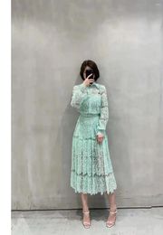 Casual Dresses Luxury Embroidery Lace Dress Turn-down Collar Sexy Split Women's Silk Lining Fashion Belt Slim Solid Vestido Top Quality