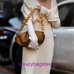 Top original wholesale Bottgss Ventss Pouch tote bags online shop same real cow leather 2024 new bag womens thick chain cloud With Real Logo