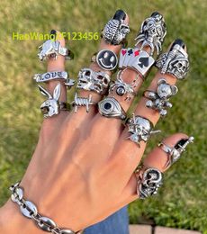 Hiphop Gothic Punk Heart Grog Skull Rings For Women Men Vintage Gothic Spider Rabbit Smile Face Ring Couple Fashion Jewelry Gift