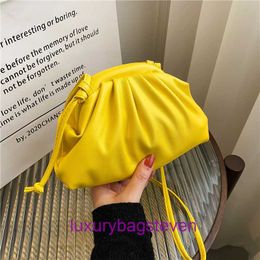 Wholesale Top Original Bottgss Ventss Pouch tote bags online shop Pearl Handbag for Womens Korean Edition 2024 Fashion With Real Logo