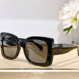 designer sunglasses luxury sunglasses for women men fashion style Best summer polarized sun glasses eyeglass legs with letters lens unisex with box